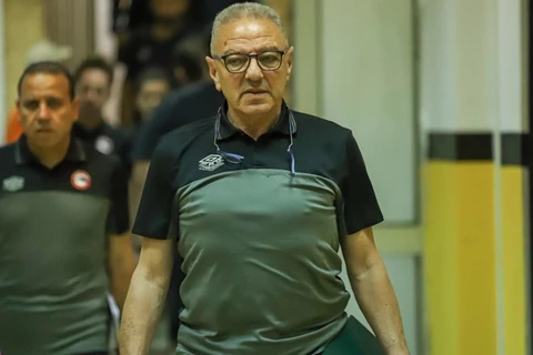  طلعت يوسف: مودرن سبورت يمر بظروف قاسية.. واجتماع مع وليد دعبس خلال 48 ساعة